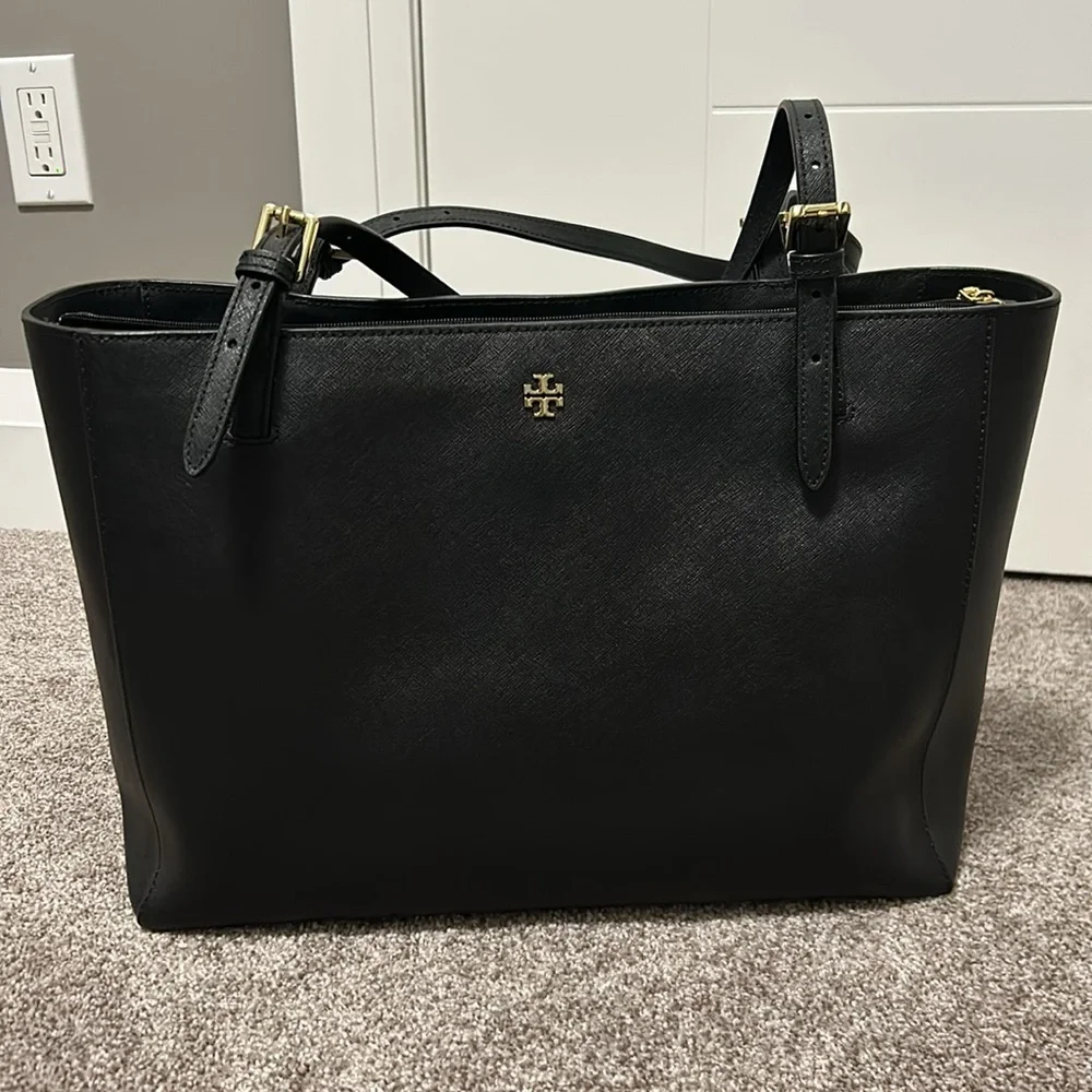 TORY BURCH York Leather Buckle Tote *black* - Picture 8 of 17
